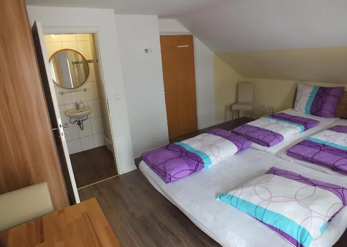 Vandrarhem Dreimaederlhaus Rieden *