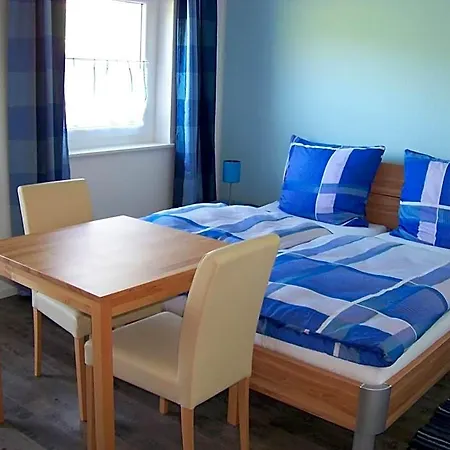 Dreimaederlhaus Hostel *