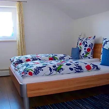 بيت شباب Dreimaederlhaus ريدن